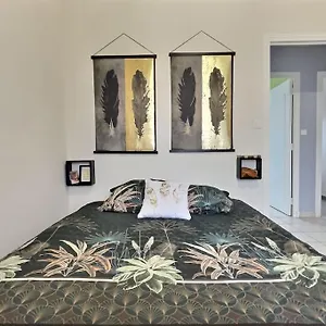 le-patio-parking-gratuit.hotels-rhonealpes.com/